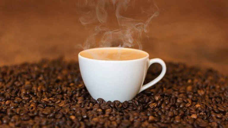 Beneficiile Cafelei: Explorarea Puterii Acestei Băuturi Aromatice