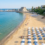 Plaje Constanța 2026: Ghid Top Plaje (Modern, Mamaia, Neversea)